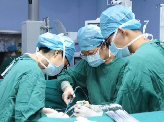 未婚未育遇上卵巢癌，生育还是生存？医生说……