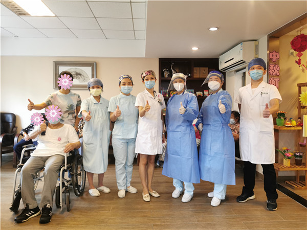 疫苗专场开进祈福护老公寓，96岁老人成功打苗苗！