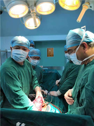 广州多家三甲医院联手，只为救治高考少年